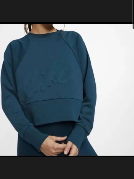 Nike Tops - Nike Dri-fit Flocked Cropped Sweatshirt L